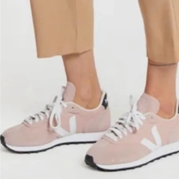 Veja Women's Blush Pink Sneakers.Great condition. - Picture 2 of 7